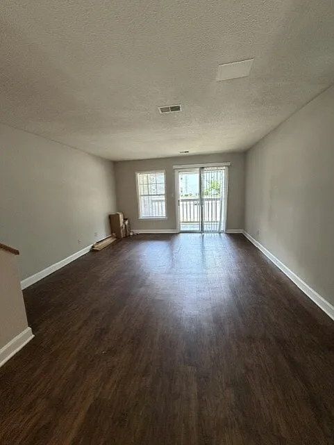 2 bed, 2.5 bath, 1167 sqft, $1,395 — Photo 4