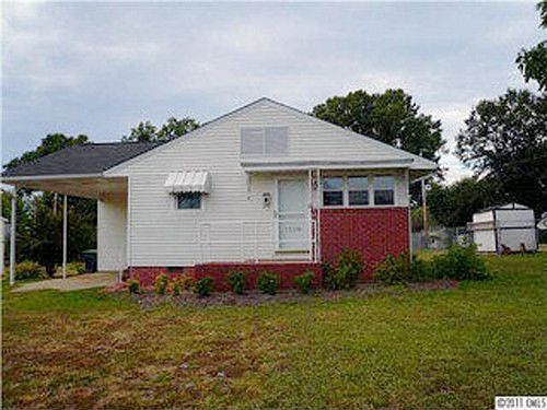 1st image of 1108 E Park Dr