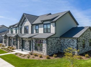 27W280 Bauer Rd, Naperville, IL 60563