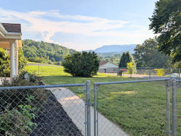 821 Commanche Dr, Newport, TN 37821