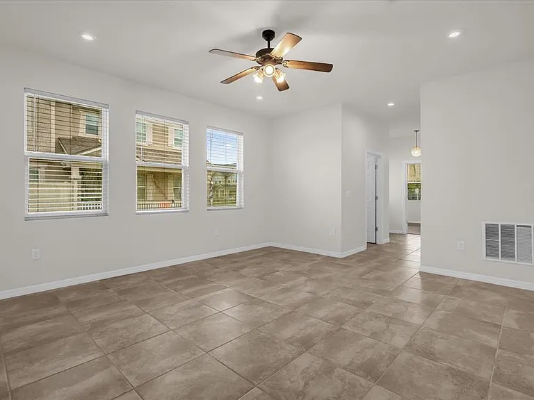 2444 Varenna Loop — Photo 5