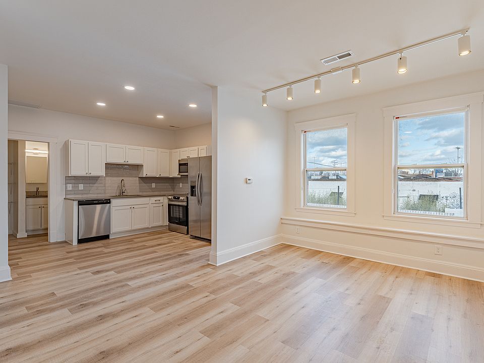1st image of 5430 Detroit Ave #102