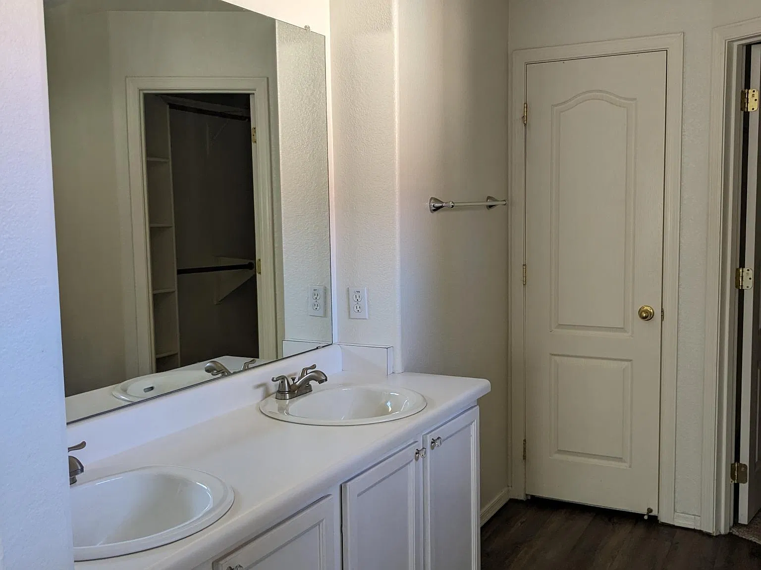 3 bed, 1332 sqft, $1,900 — Photo 4