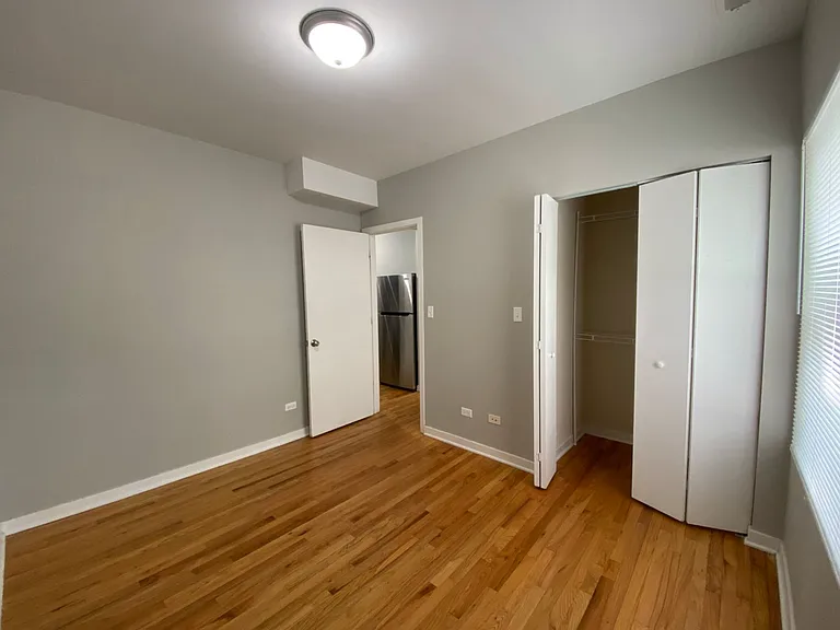 2452 W Albion Ave — Photo 11
