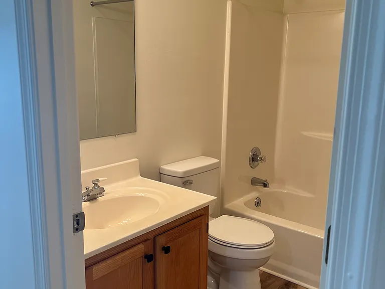 1046 Bridge Ave — Photo 15