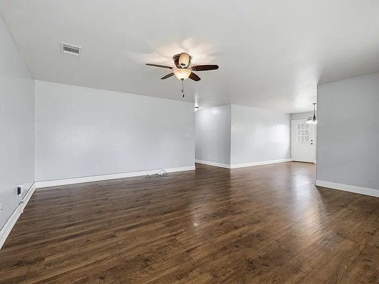 119 N Andrews Ave — Photo 2