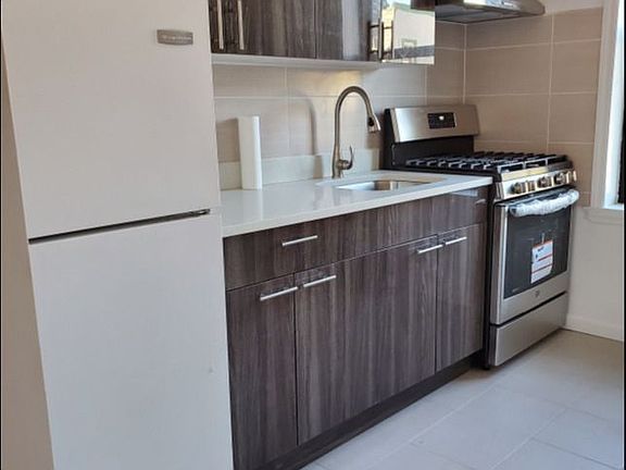 4th image of 40-26 Greenpoint Ave #2R