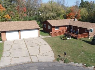 310 5th St NE, Milaca, MN 56353
