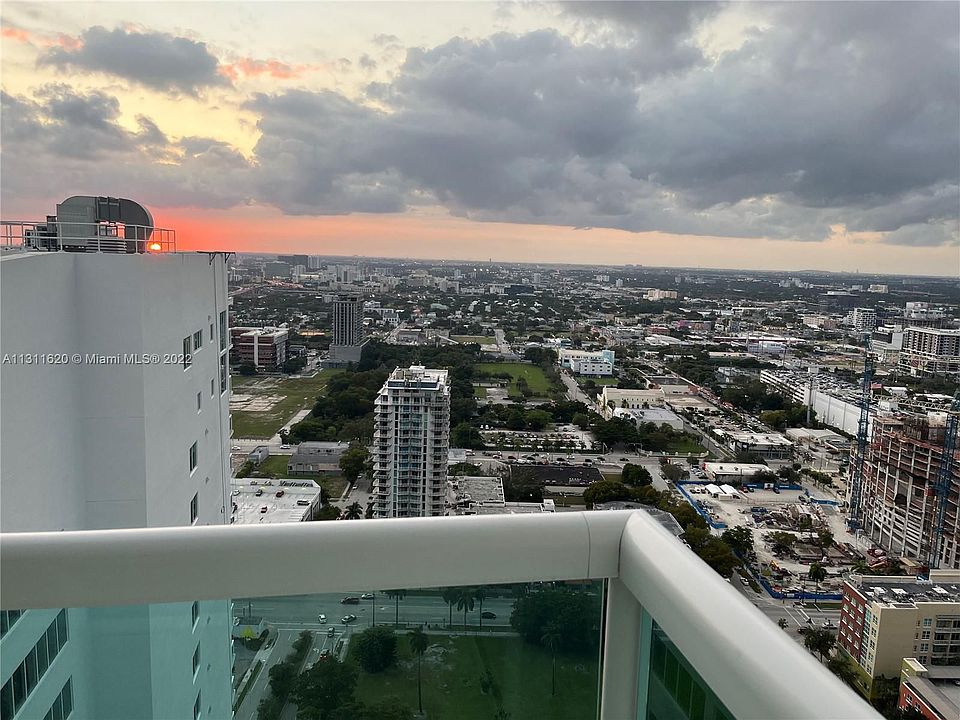 1st image of 1800 N Bayshore Dr APT 4002