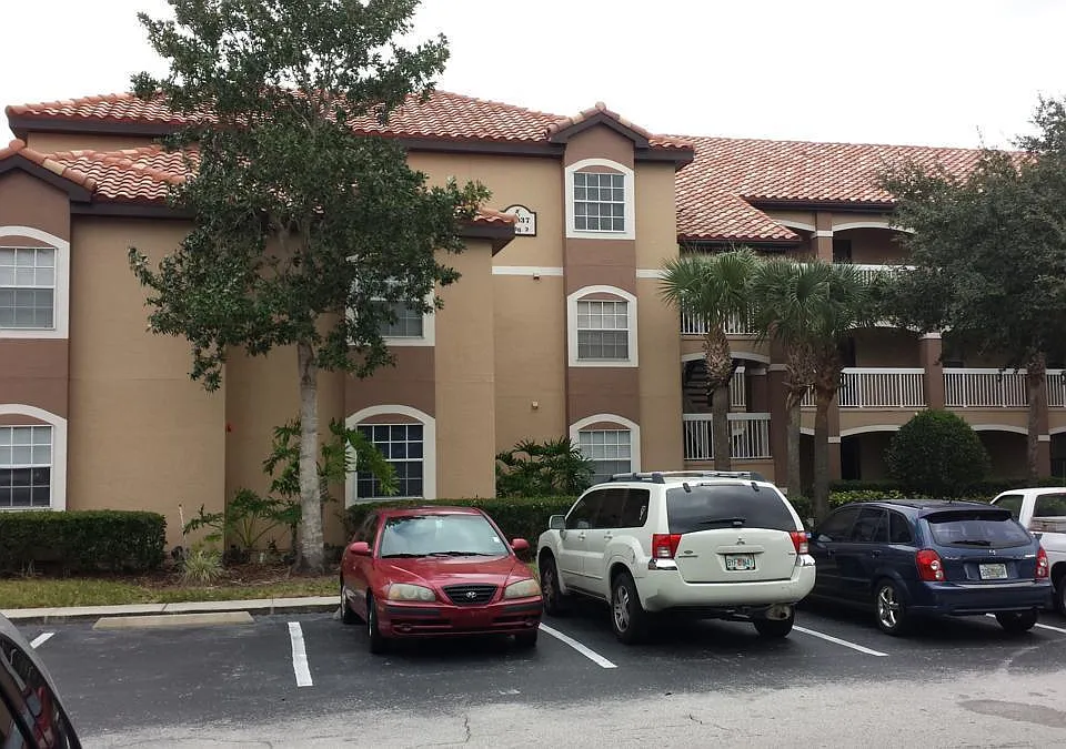 14037 Fairway Island Dr #225
