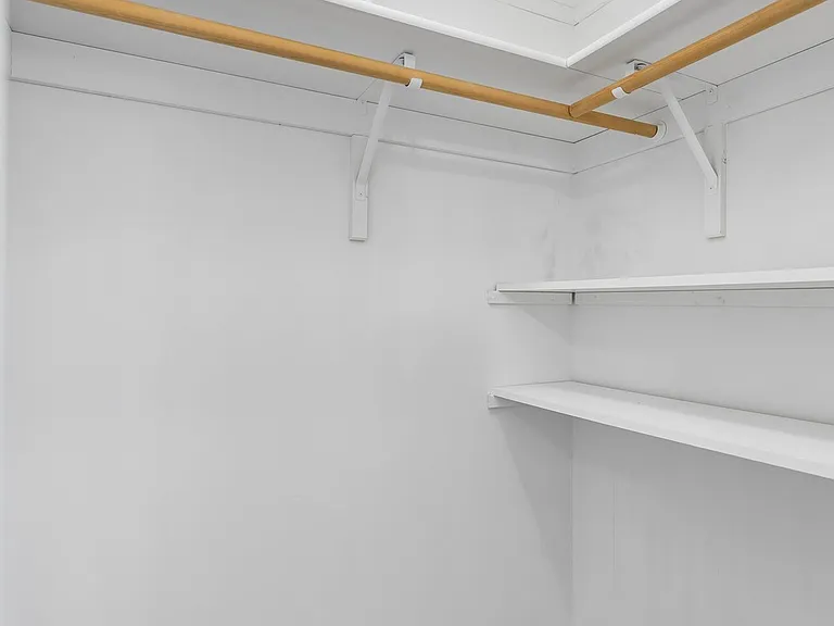 5638 Shailee Ct — Photo 34