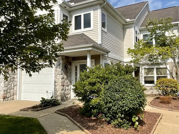 709 Fieldstone Cir W #21, Chelsea, MI 48118