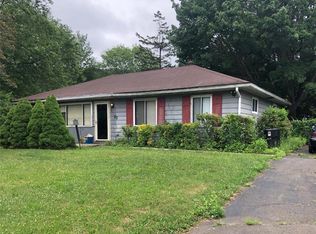 75 Willow Rd, New Haven, CT 06512