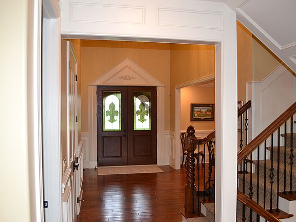 3rd image of 134 Stone Valley Dr