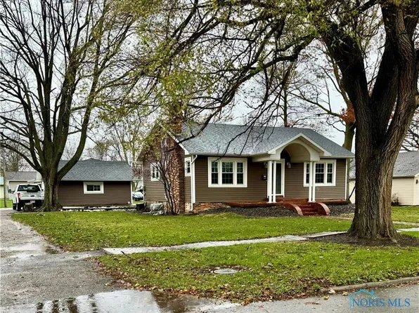 227 N Park St, Deshler, OH 43516