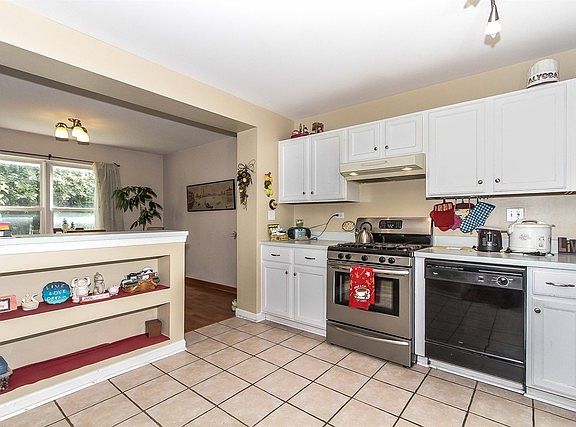 5th image of 321 S Lancelot Ln