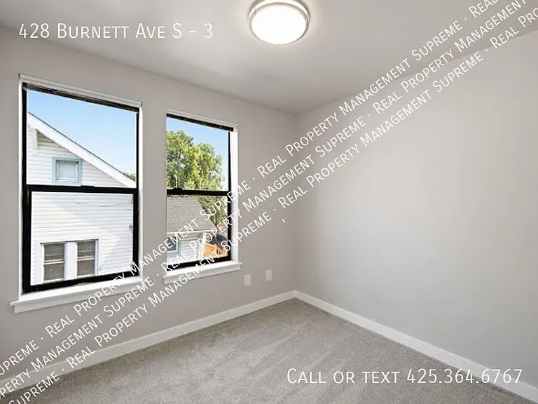 428 Burnett Ave S #3 — Photo 8