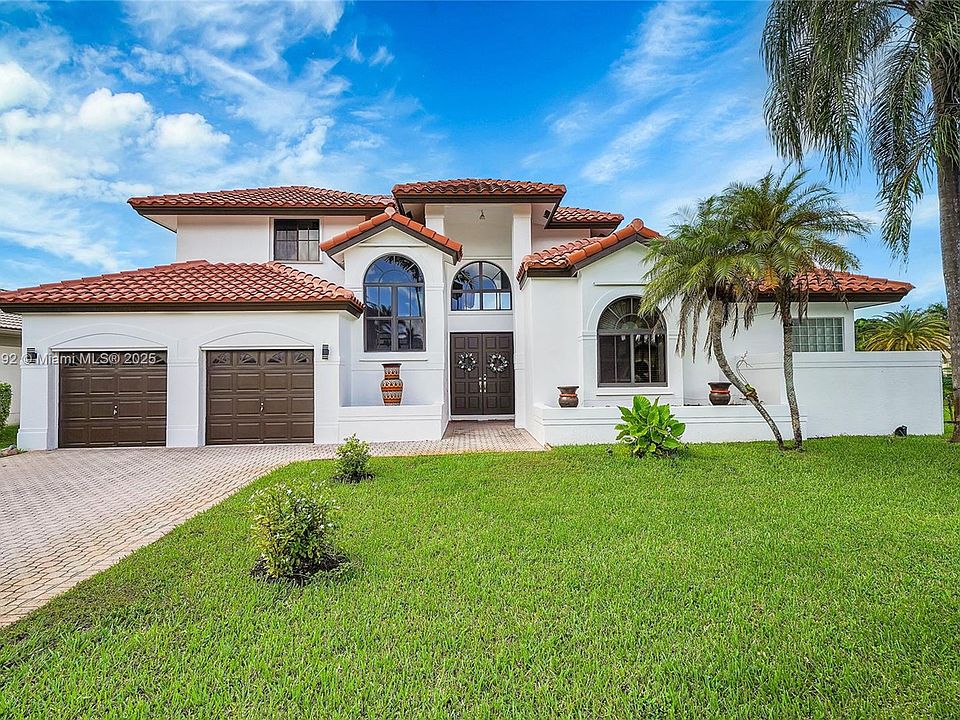 1st image of 500-5 Cypress Pointe Dr E
