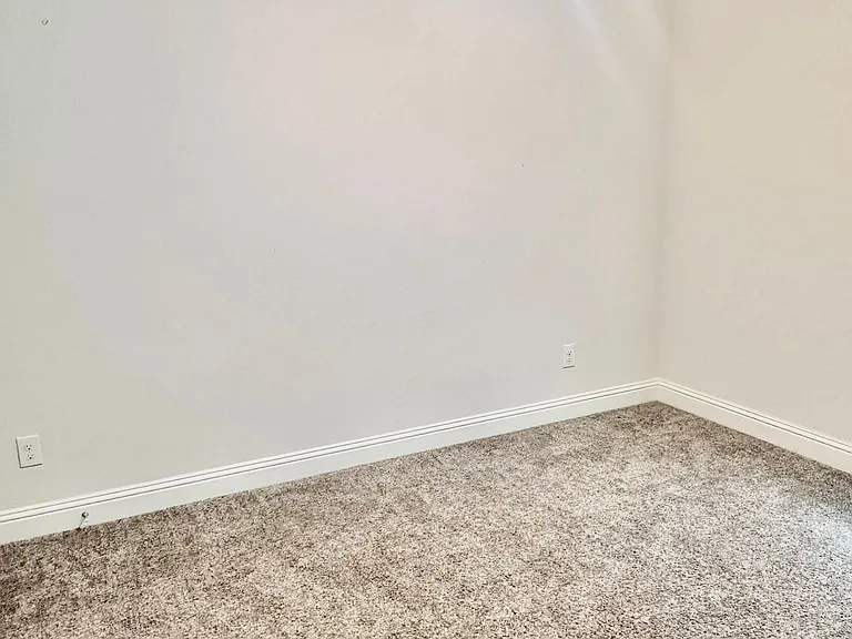 2612 Ainsworth Rd — Photo 10