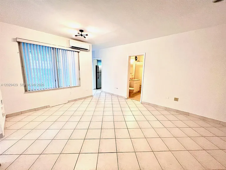 10178 Collins Ave #107 — Photo 19