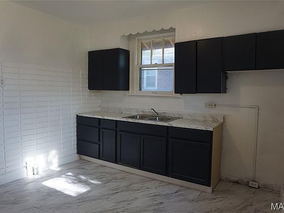 5th image of 3336 Oakdale Ave