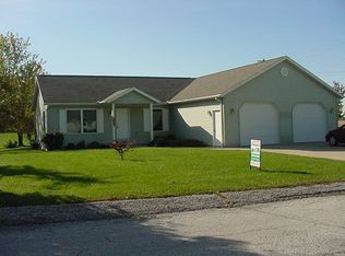 173 Harmony Ln, Macomb, IL 61455