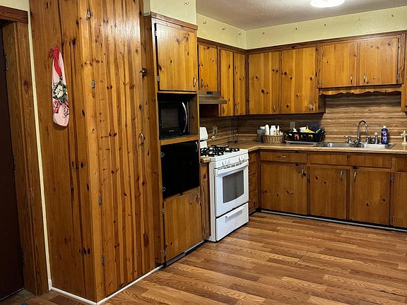 5th image of 1303 Middle Rd
