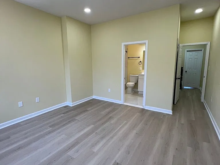 1725 Druid Hill Ave — Photo 17