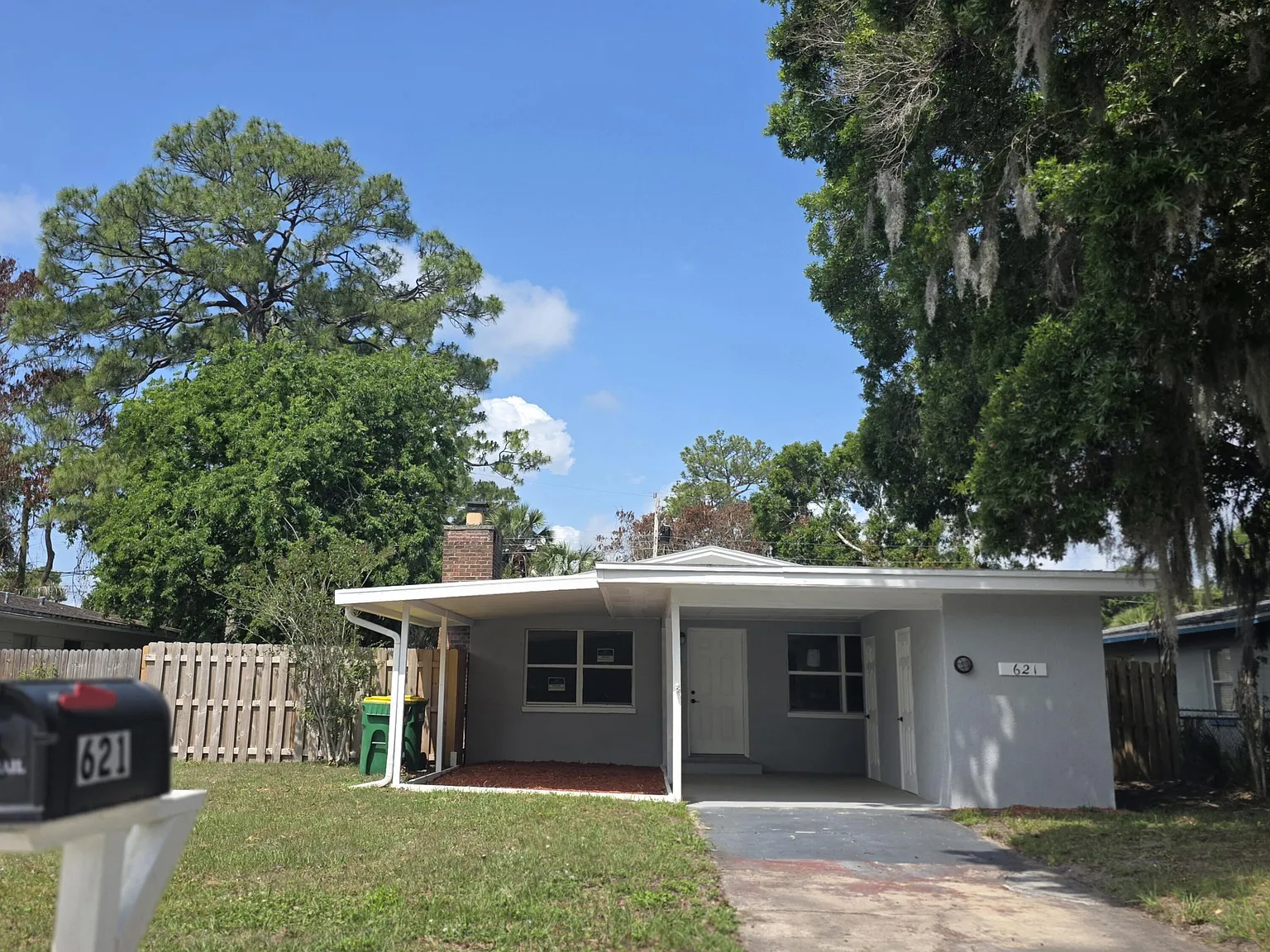 3 bed, 2.0 bath, 972 sqft, $1,995 — Photo 2