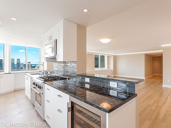 5th image of 30 W 63rd St #32MN