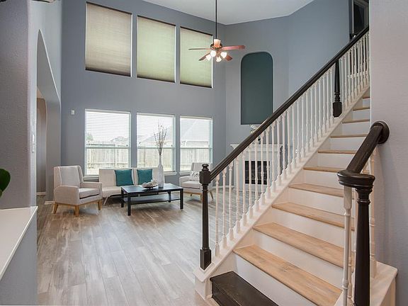3rd image of 3615 Canterbury Park Dr