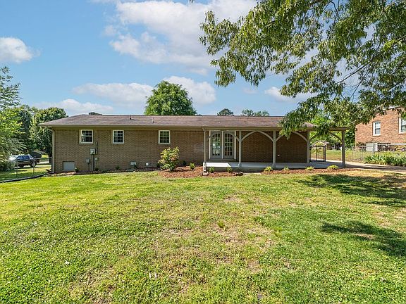 4th image of 1606 Whippoorwill Dr