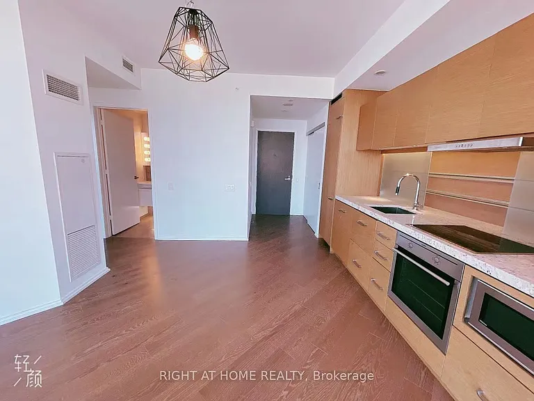 45 Charles St E #4712 — Photo 24