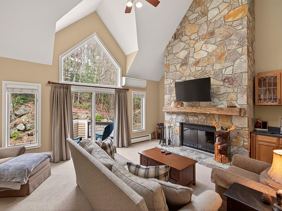 1st image of 1D Townhouse Square #8