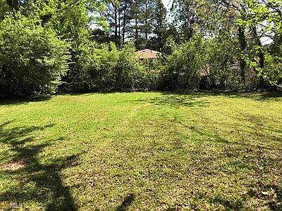 2nd image of 3467 Hyland Dr