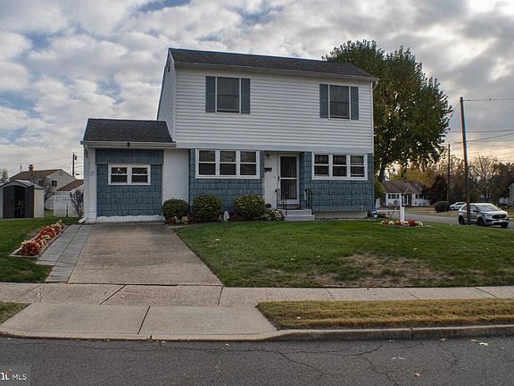 3rd image of 109 Elton Ave