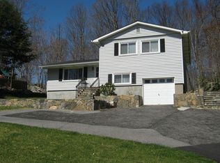 31 Somerset Rd, Mahopac, NY 10541