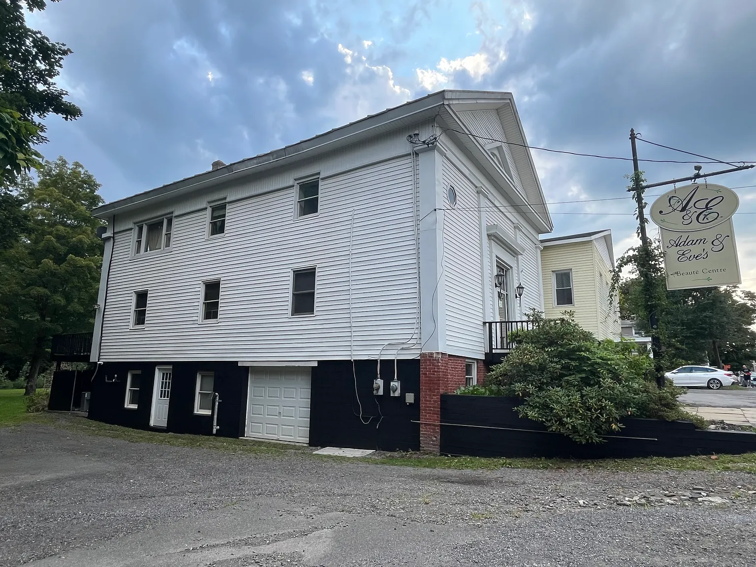 3 bed, 1800 sqft, $2,200 — Photo 2
