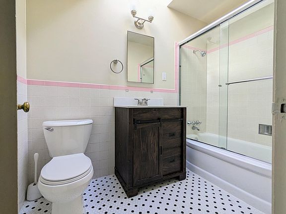 3rd image of 2600 44th Ave #4