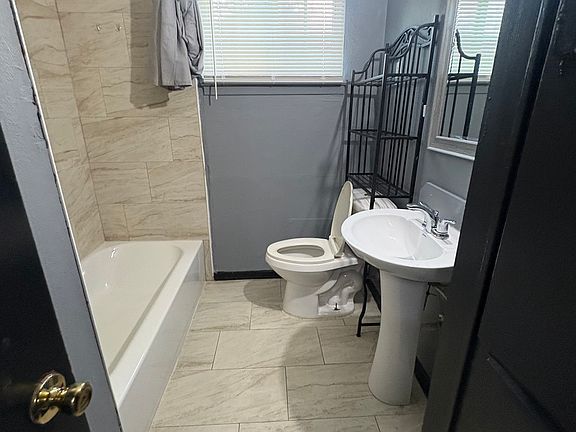 5th image of 9315 Oak Knoll Ln