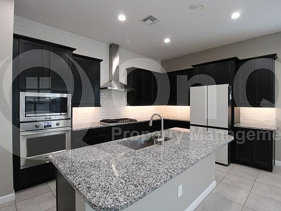 3rd image of 10525 W Deanna Dr
