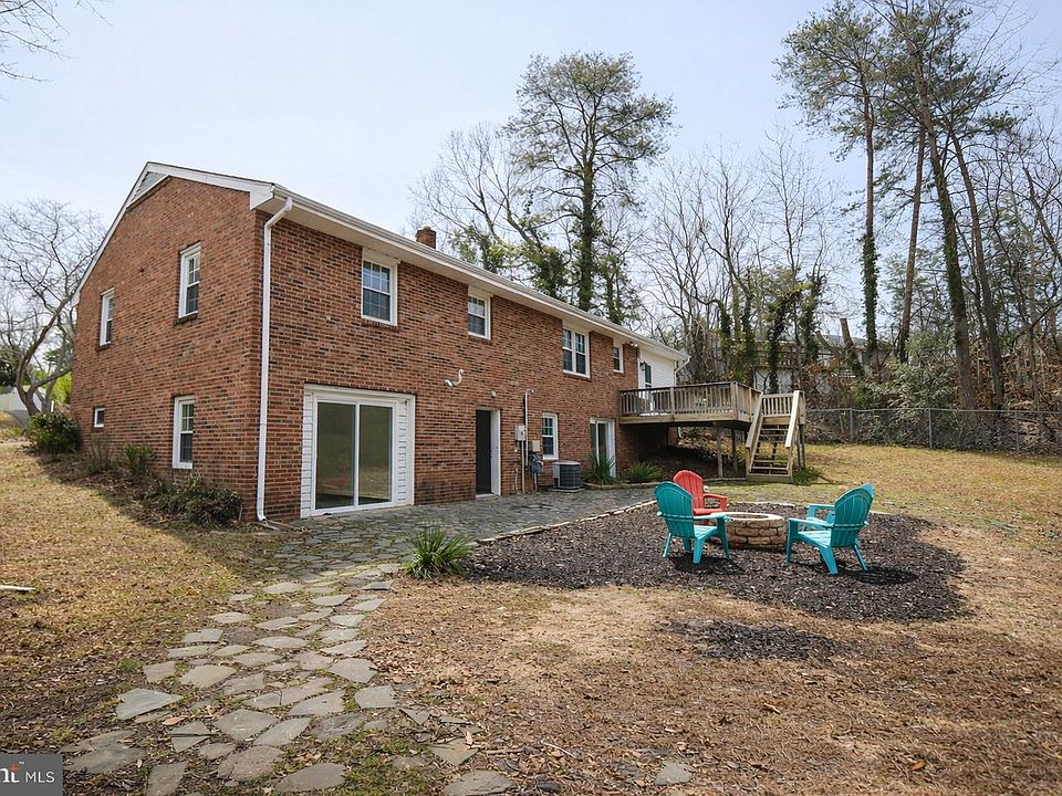 1st image of 28 Ridgemore Cir