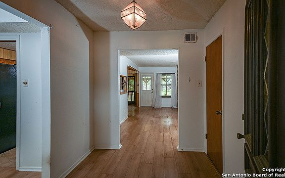 5th image of 7523 Bresnahan St
