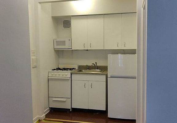5th image of 344 E 19th St APT 3R