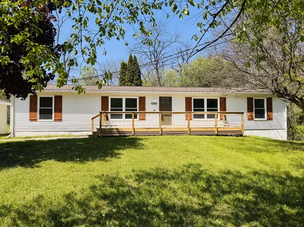 2432 Bond St, Niles, MI 49120