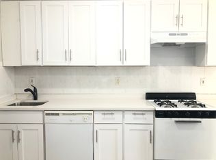 36 W 52nd St #4E, Bayonne, NJ 07002