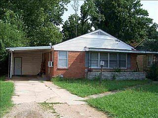 2nd image of 1216 W Oak Ave