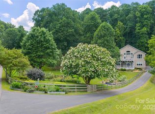 44 Whispering Woods Dr, Asheville, NC 28804