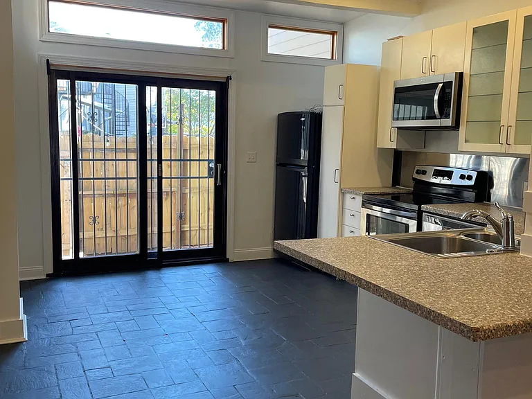 1383 Potomac Ave SE — Photo 11