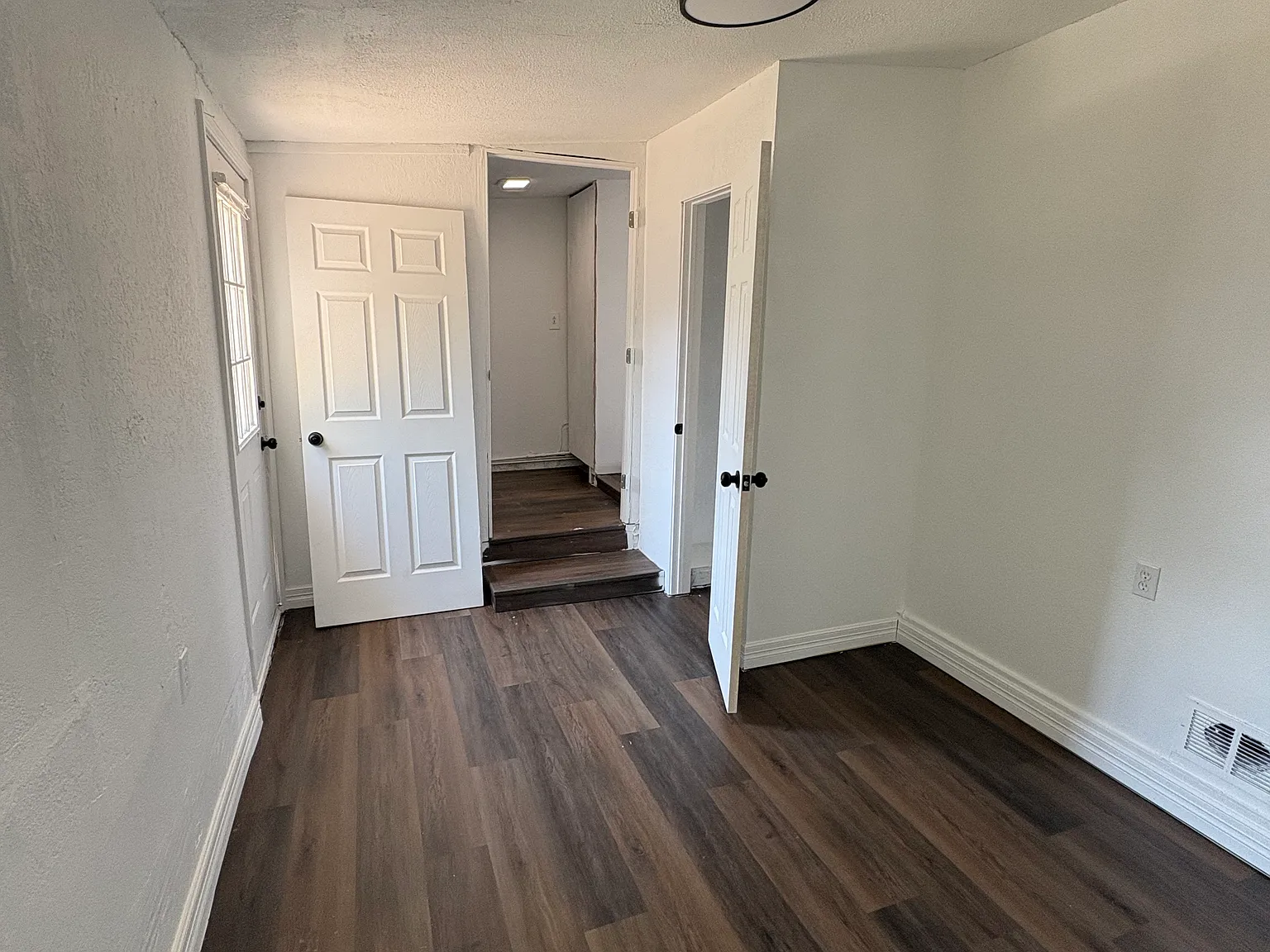 3 bed, 1121 sqft, $1,300 — Photo 2